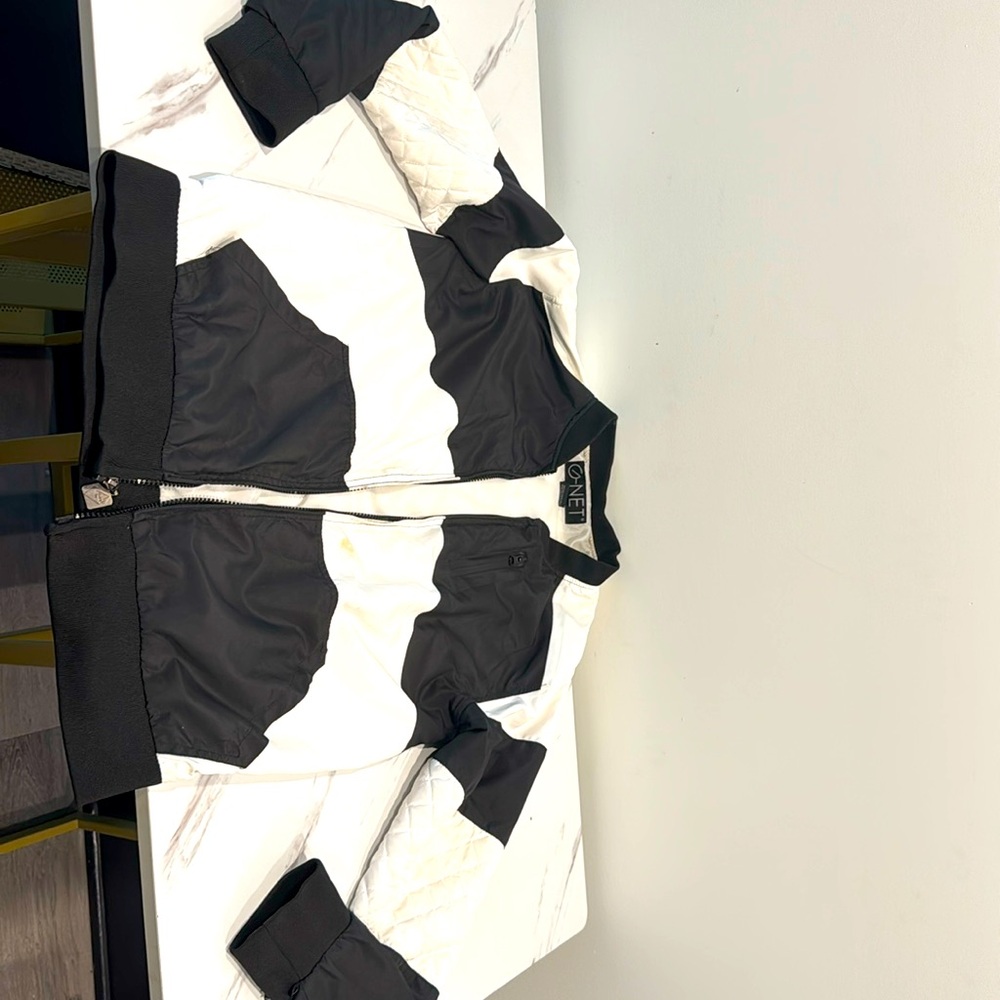 Wind Breaker 
Full zip
Black and white
Size small